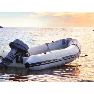 What is the difference between a few hundred yuan inflatable boat and PVC rubber boat? ?